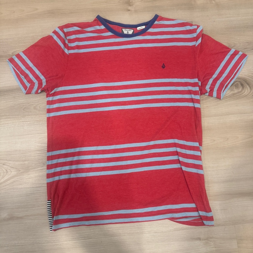 Men’s XL striped tshirt from Volcom